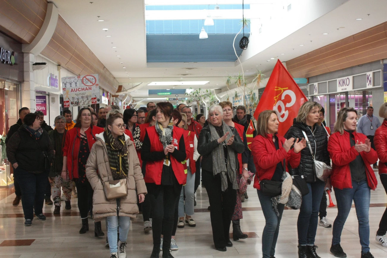 800 privilégiés qui s'engraissent du travail de 163.000 salariés Auchan 