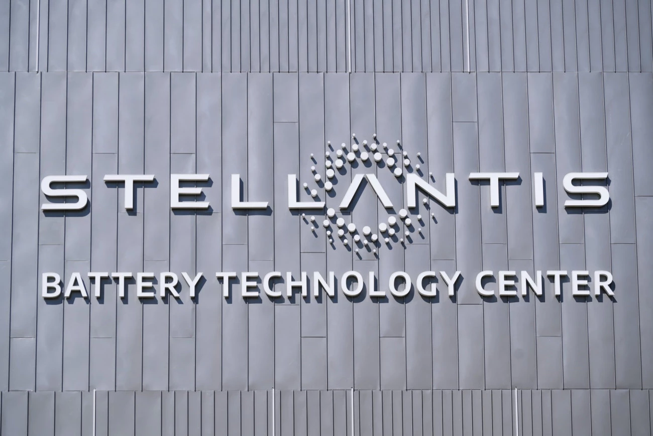 Stellantis et CATL lancent une usine de batteries en Espagne Chine Industrie Automobile Espagne 