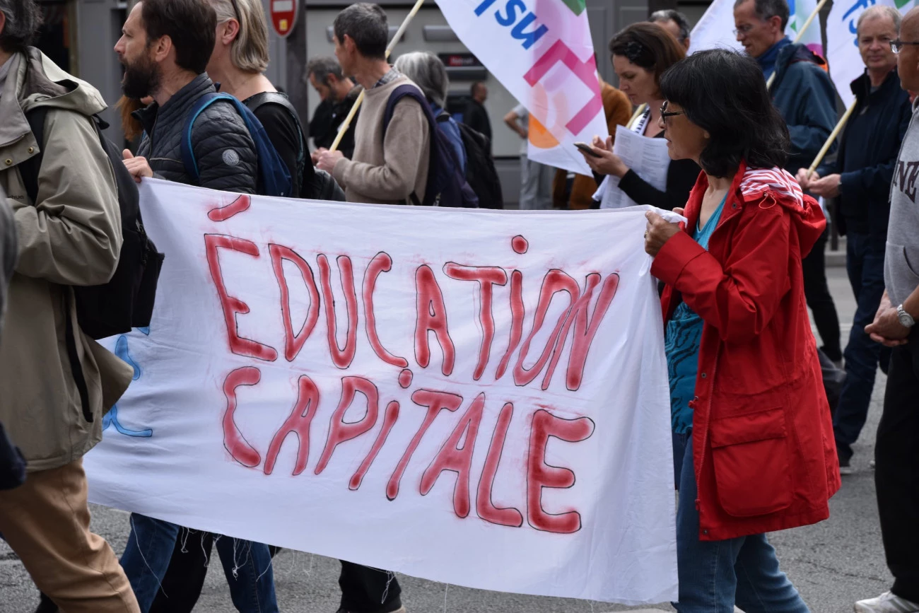 Le monde de l'éducation mobilisé pour empêcher une victoire du RN Extrême droite Éducation Syndicalisme 