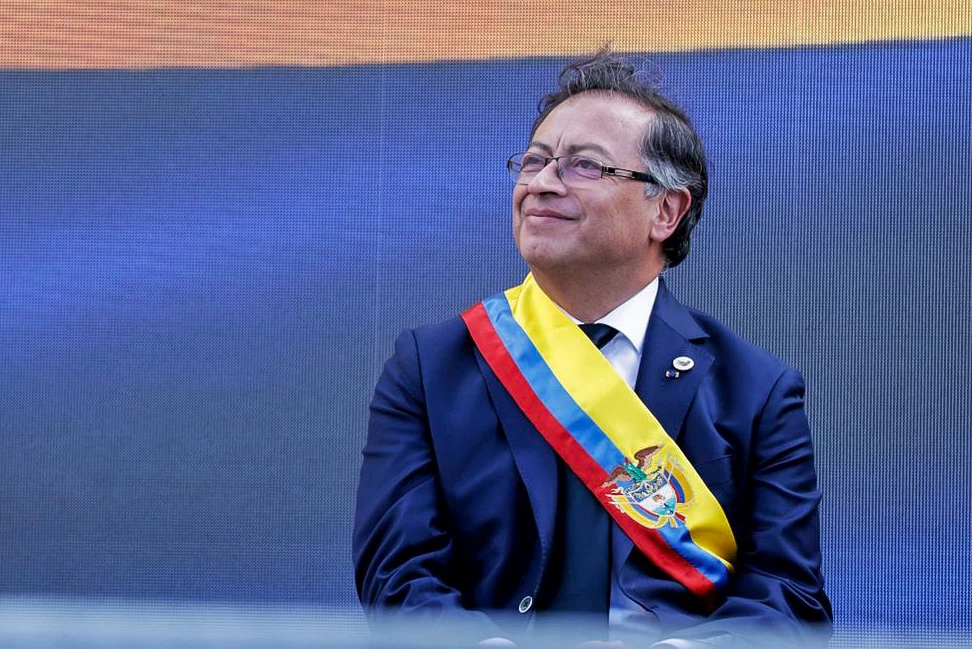 Le président colombien signe la loi sur les retraites Réforme Colombie 