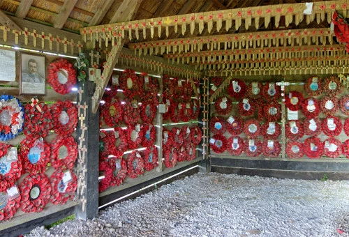  L'intérieur de la grange du site de la Plaine au bois