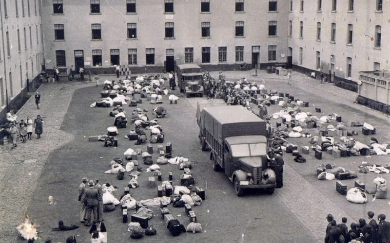 Des centaines de Juifs raflés le 11 septembre 1942 Seconde Guerre mondiale 