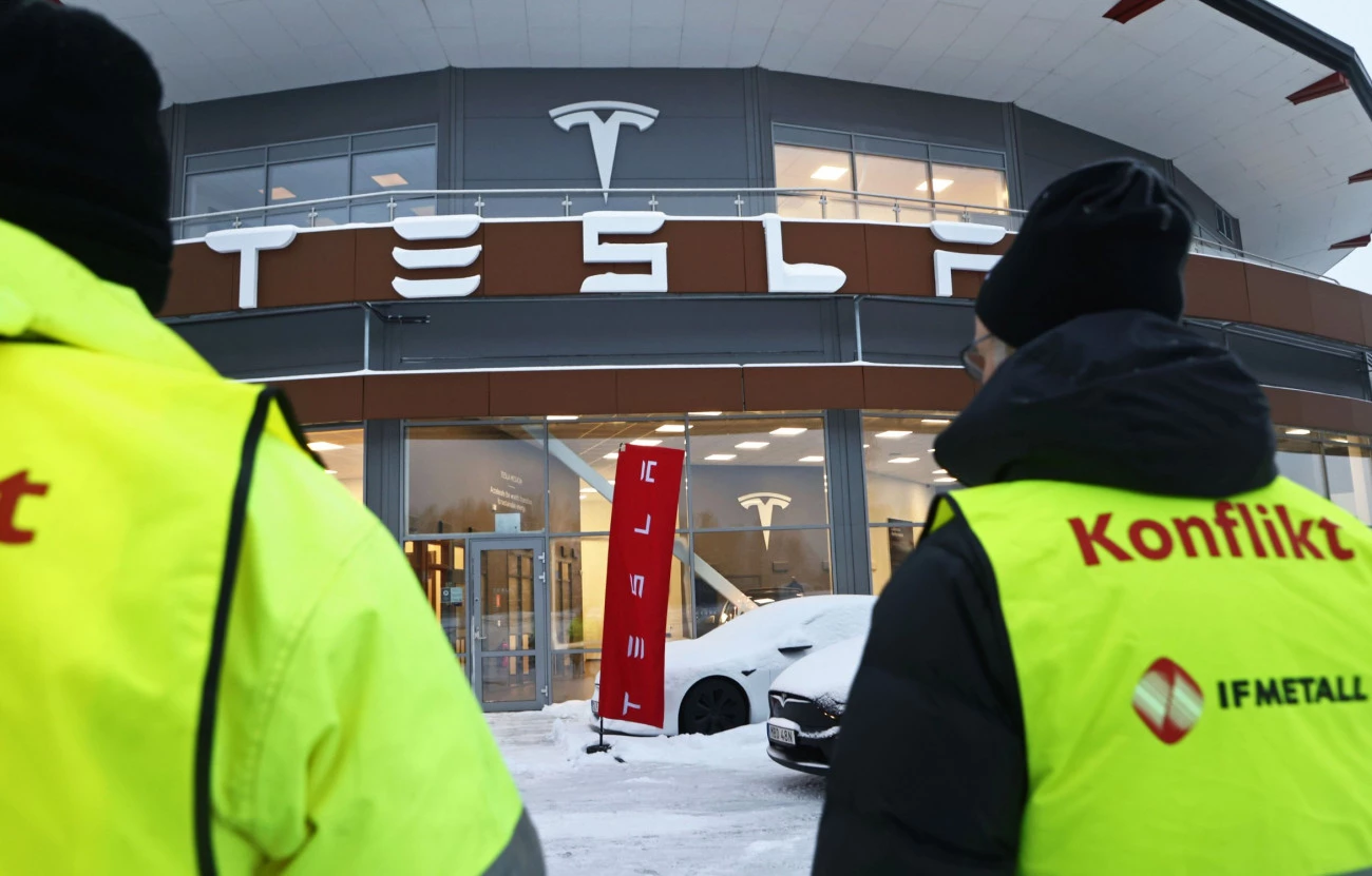 Un an de grève chez Tesla en Suède Automobile Luttes Suède Tesla 