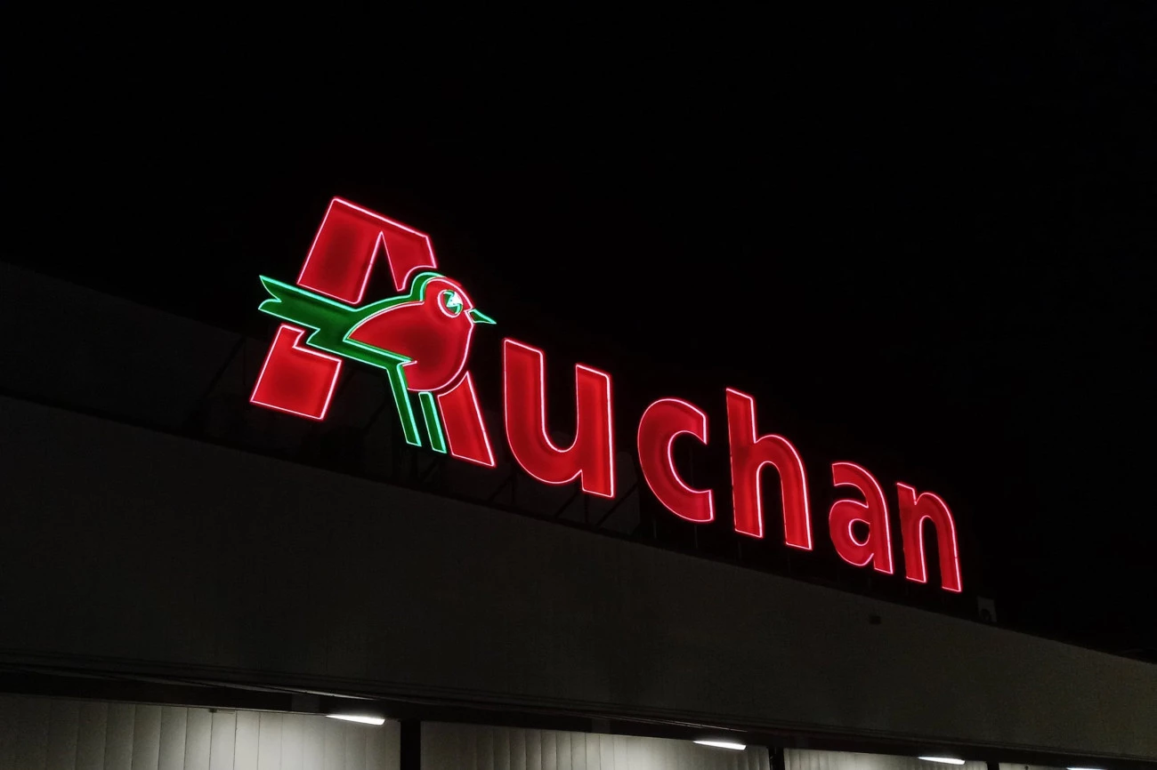 Auchan va diminuer ses surfaces de vente Luttes CGT Auchan Grande distribution 