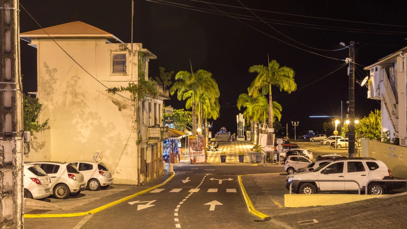 Le couvre-feu de la honte et des promesses non tenues Outre-mer Martinique 