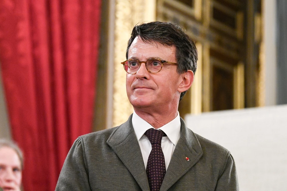 Manuel Valls, d'outre-tombe à l'outre-mer Gouvernement Macron 