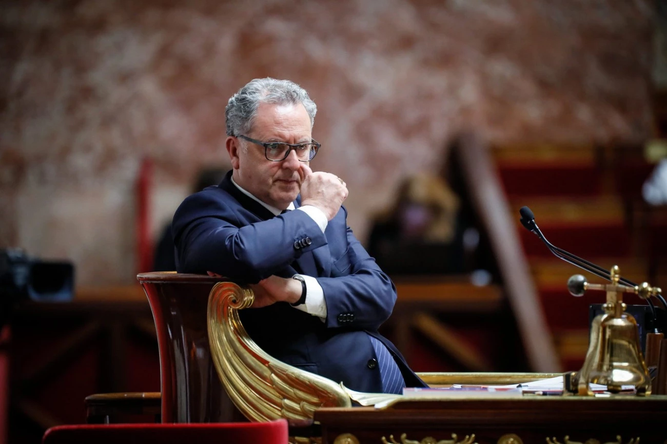 Une institution très politique au service du pouvoir Sénat Assemblée nationale Gouvernement Macron 