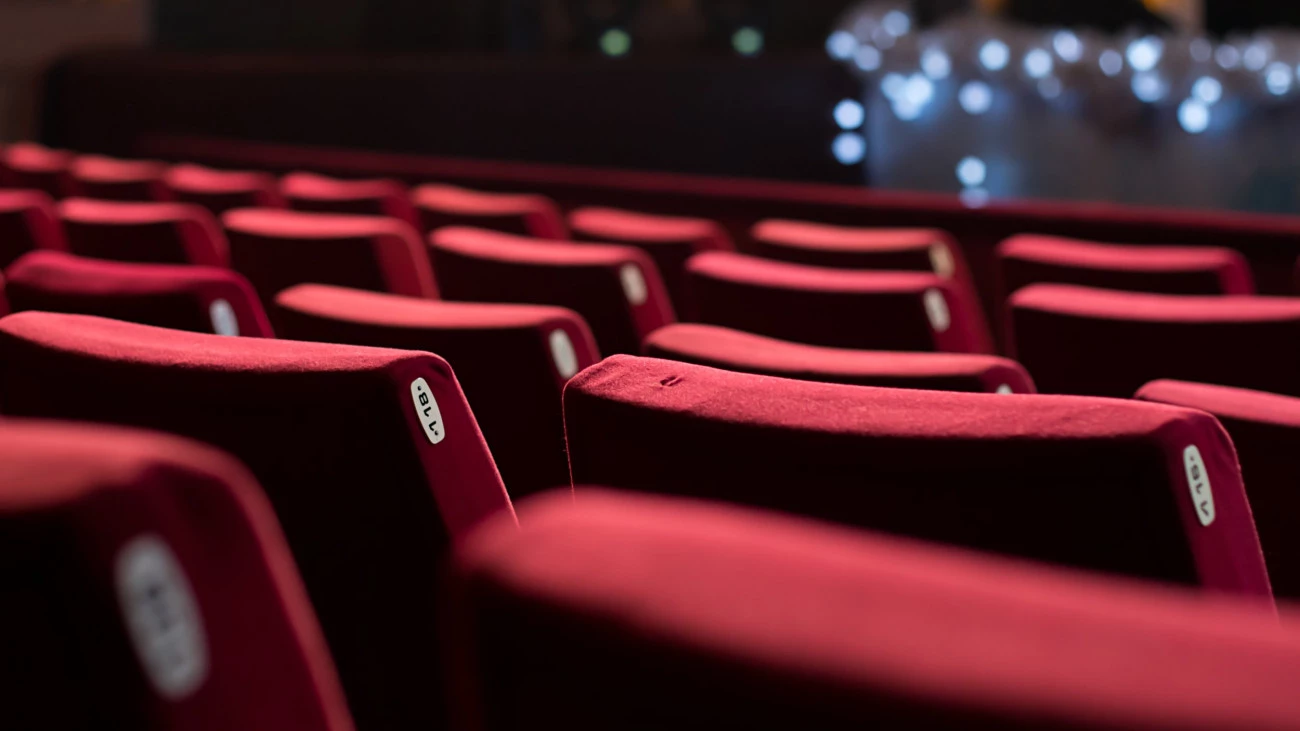 Une ambiance électrique et de belles promesses à l'Escapade d'Hénin-Beaumont Extrême droite Théâtre 